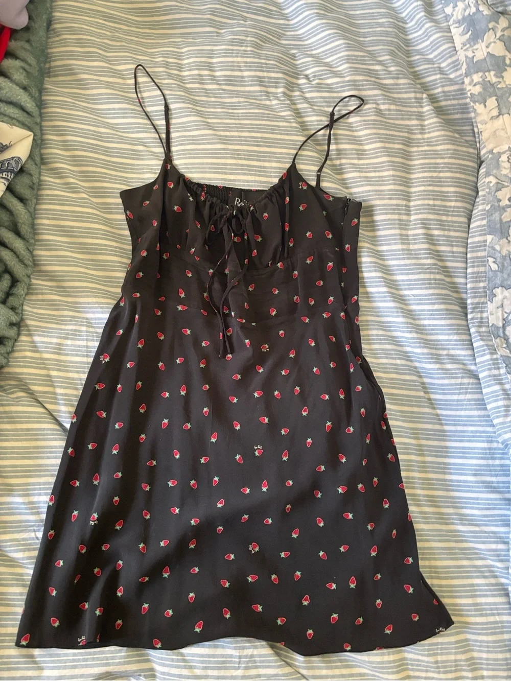 Realisation Par Inez Dress in Black Strawberry - Picture 5 of 6